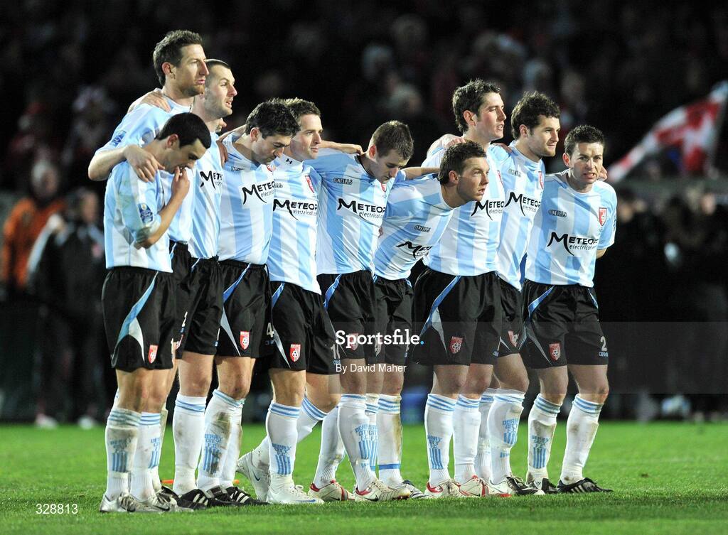 23 November 2008; Derry City players look on during the penalty shoot-out. Ford FAI Cup Final 2008, Bohemians v Derry City, RDS, Ballsbridge, Dublin. Picture credit: David Maher / SPORTSFILE