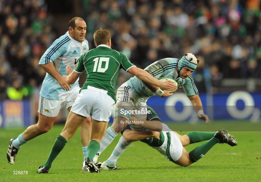 22 November 2008; Juan Manuel Leguizamon, Argentina, in action against Luke Fitzgerald and Ronan O'Gara, 10, Ireland. Guinness Autumn Internationals, Ireland v Argentina, Croke Park, Dublin. Picture credit: Pat Murphy / SPORTSFILE
