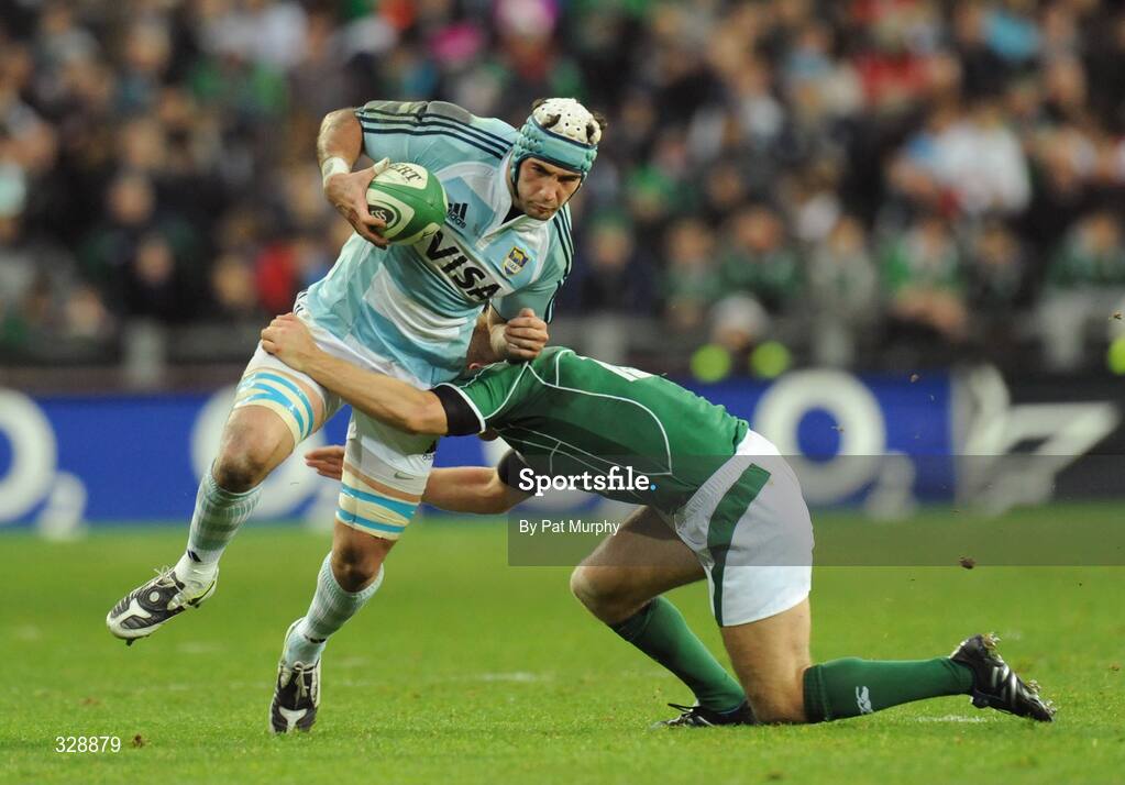 22 November 2008; Juan Manuel Leguizamon, Argentina, in action against Luke Fitzgerald, Ireland. Guinness Autumn Internationals, Ireland v Argentina, Croke Park, Dublin. Picture credit: Pat Murphy / SPORTSFILE