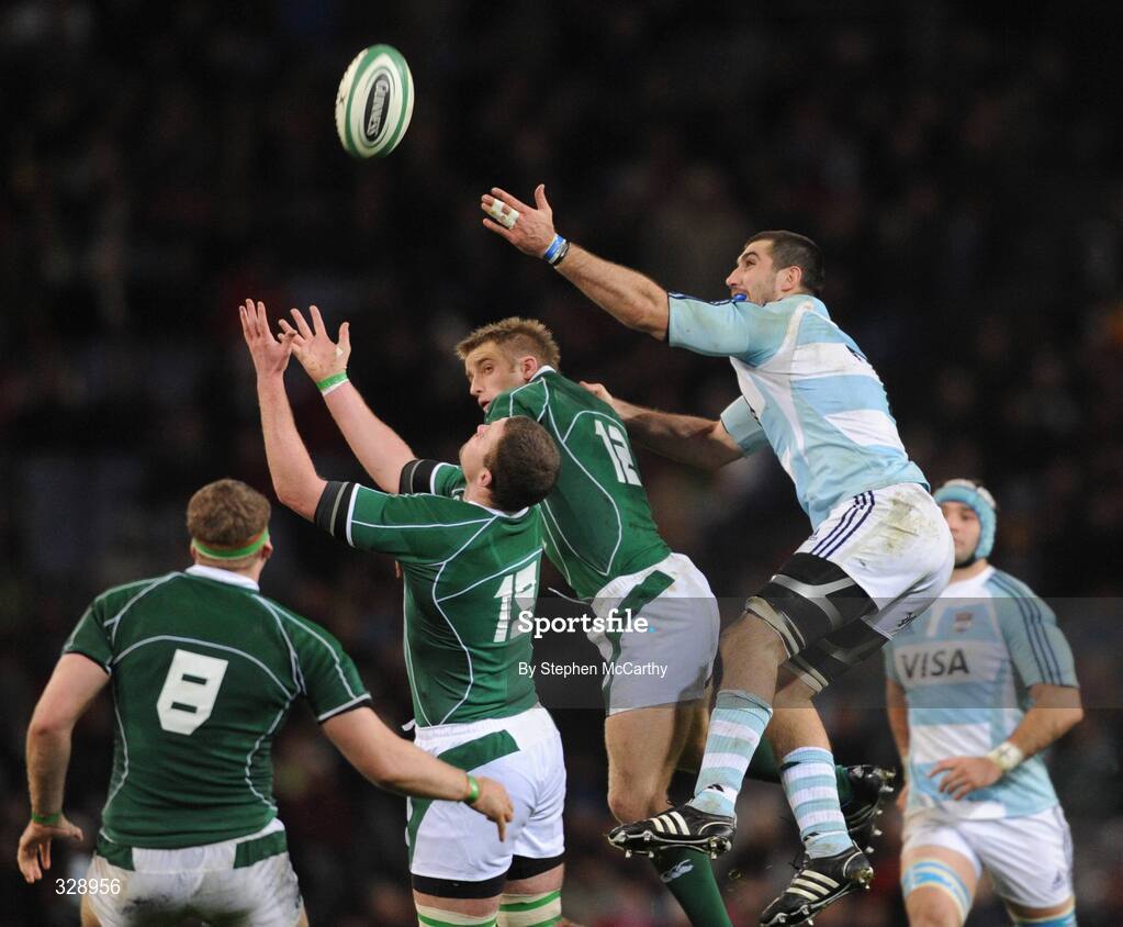 22 November 2008; Juan Martin Fernandez Lobbe, Argentina, in action against Ireland players, from left, Jamie Heaslip, Donnacha Ryan and Luke Fitzgerald. Guinness Autumn Internationals, Ireland v Argentina, Croke Park, Dublin. Picture credit: Stephen McCarthy / SPORTSFILE