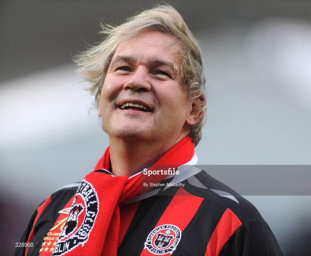 23 November 2008; Bohemians supporter and Ireland eurovision winner Johnny Logan entertains the crowd before the start of the game. Ford FAI Cup Final 2008, Bohemians v Derry City, RDS, Ballsbridge, Dublin. Picture credit: Stephen McCarthy / SPORTSFILE