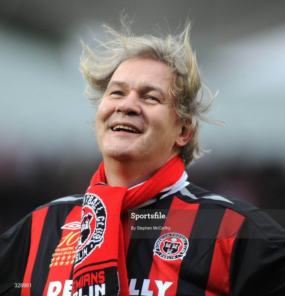 23 November 2008; Bohemians supporter and Ireland eurovision winner Johnny Logan entertains the crowd before the start of the game. Ford FAI Cup Final 2008, Bohemians v Derry City, RDS, Ballsbridge, Dublin. Picture credit: Stephen McCarthy / SPORTSFILE