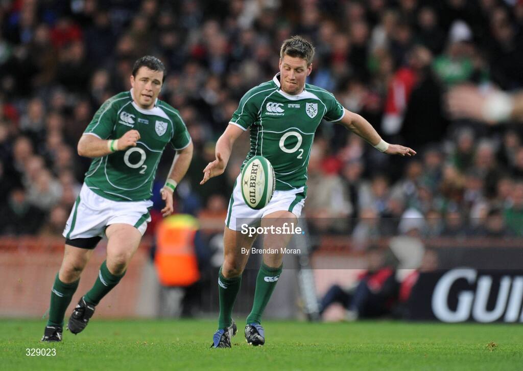 22 November 2008; Ronan O'Gara, Ireland, supported by team-mate Marcus Horan. Guinness Autumn Internationals, Ireland v Argentina, Croke Park, Dublin. Picture credit: Brendan Moran / SPORTSFILE