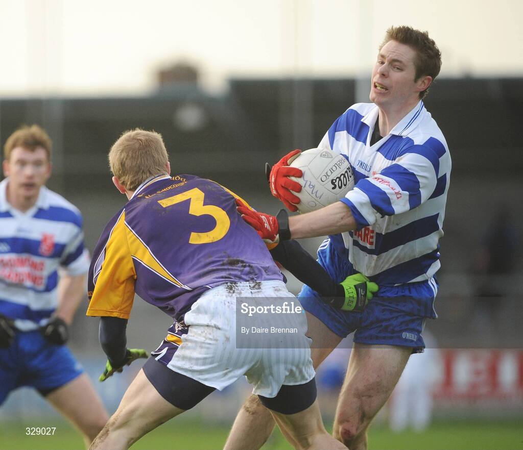 23 November 2008; Stephen Bray, Navan O'Mahony's, in action against Paul Griffin, Kilmacud Crokes. AIB Leinster Senior Club Football Championship Semi-Final, Kilmacud Crokes v Navan O'Mahony's, Parnell Park, Dublin. Picture credit: Daire Brennan / SPORTSFILE