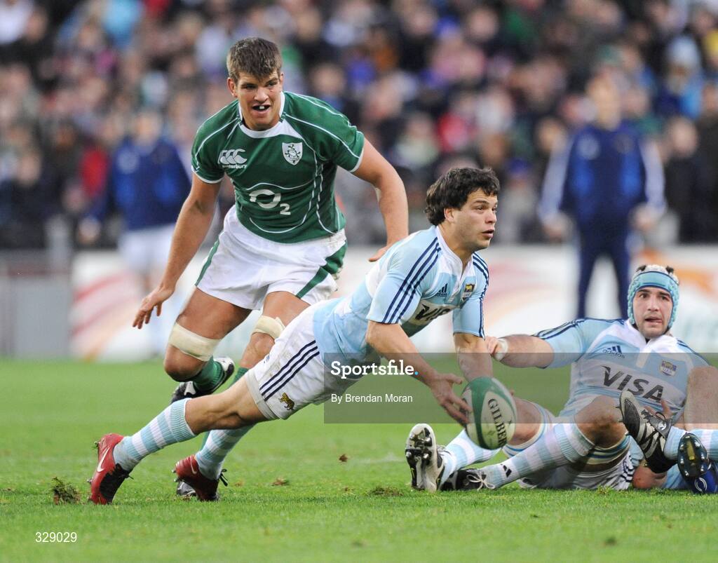 22 November 2008; Nicolas Vergallo, Argentina, gets away from Donncha O'Callaghan, Ireland. Guinness Autumn Internationals, Ireland v Argentina, Croke Park, Dublin. Picture credit: Brendan Moran / SPORTSFILE