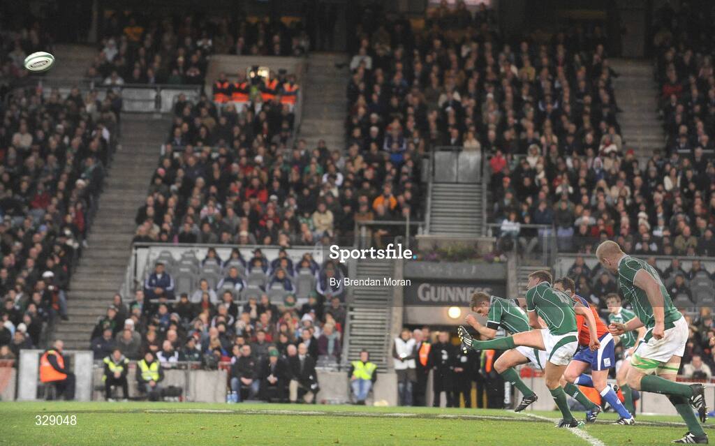 22 November 2008; Ronan O'Gara, Ireland, kicks a penalty from the halfway line. Guinness Autumn Internationals, Ireland v Argentina, Croke Park, Dublin. Picture credit: Brendan Moran / SPORTSFILE