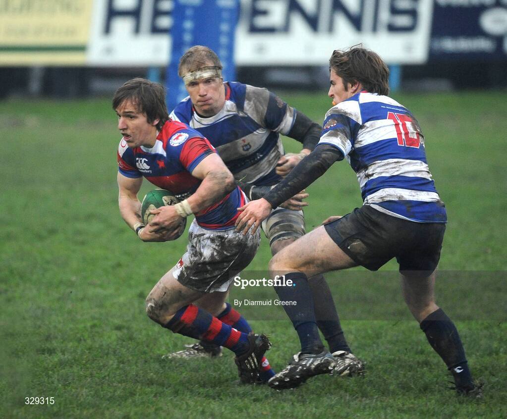 29 November 2008; Paul O'Donohoe, Clontarf, in action against Jaydon Hill, left, and Darragh Fitzpatrick, Blackrock College. AIB League Division 1, Clontarf v Blackrock College, Castle Avenue, Clontarf, Dublin. Picture credit: Diarmuid Greene / SPORTSFILE