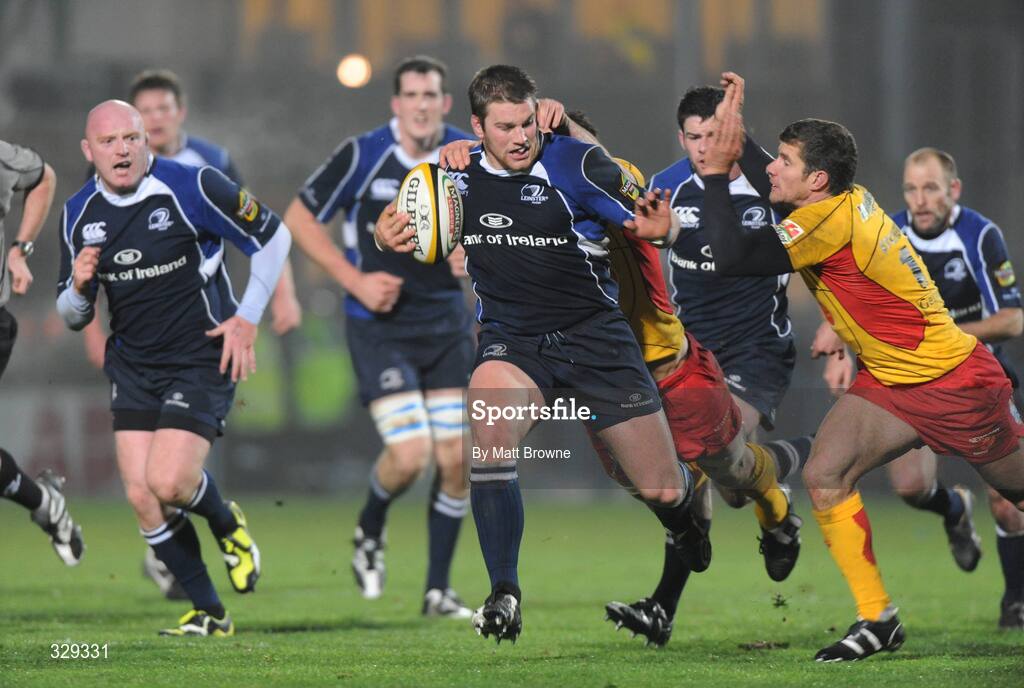 29 November 2008; Sean O'Brien, Leinster, is tackled by Grant Webb and Marc Stcherbina, Newport Gwent Dragons. Magners League, Leinster v Newport Gwent Dragons, RDS, Dublin. Picture credit: Matt Browne / SPORTSFILE