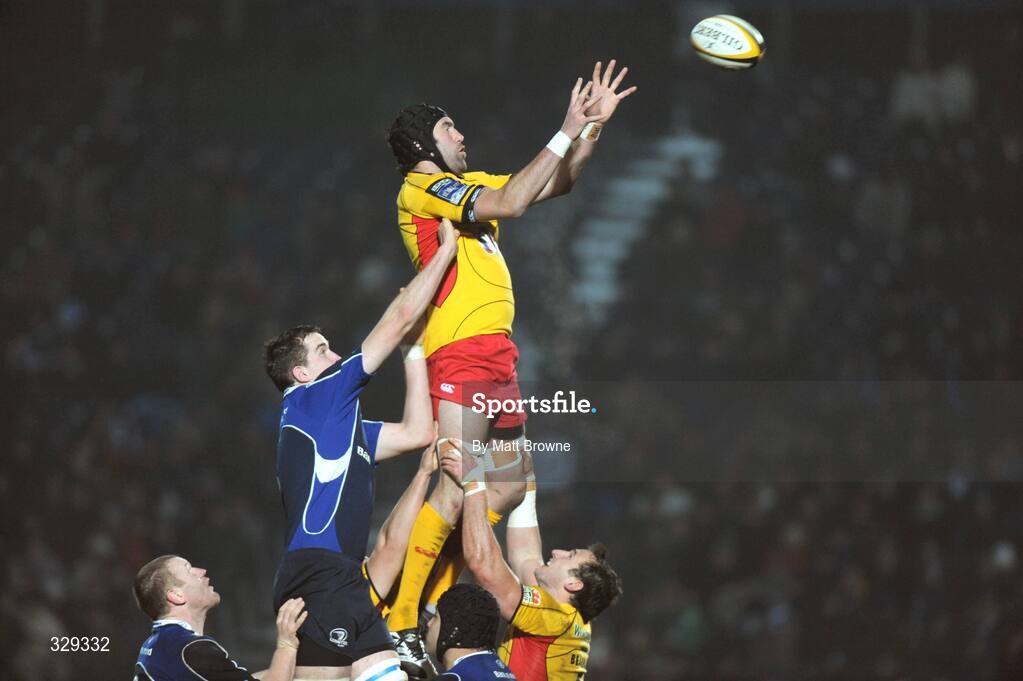 29 November 2008; Hoani Macdonald, Newport Gwent Dragons, wins possession in the lineout against Devin Toner, Leinster. Magners League, Leinster v Newport Gwent Dragons, RDS, Dublin. Picture credit: Matt Browne / SPORTSFILE