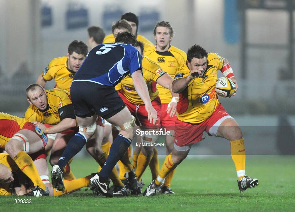 29 November 2008; Gethin Robinson, Newport Gwent Dragons, in action against Devin Toner, Leinster. Magners League, Leinster v Newport Gwent Dragons, RDS, Dublin. Picture credit: Matt Browne / SPORTSFILE