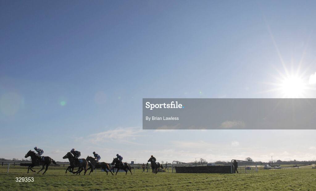 30 November 2008; Runners and riders during the Irish Rover Bar New York Juvenile 3-Y-O of €32,500. Fairyhouse Winter Festival 2008, Fairyhouse Racecourse, Co. Meath. Picture credit: Brian Lawless / SPORTSFILE
