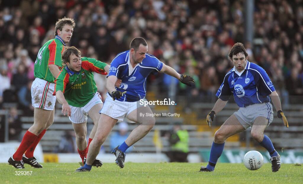 30 November 2008; Micheal Quirke, Kerins O'Rahilly's, in action against Donal Kelliher, Mid Kerry. Kerry Senior Football Championship Final Replay, Kerins O'Rahilly's v Mid Kerry, Fitzgerald Stadium, Killarney, Co. Kerry. Picture credit: Stephen McCarthy / SPORTSFILE