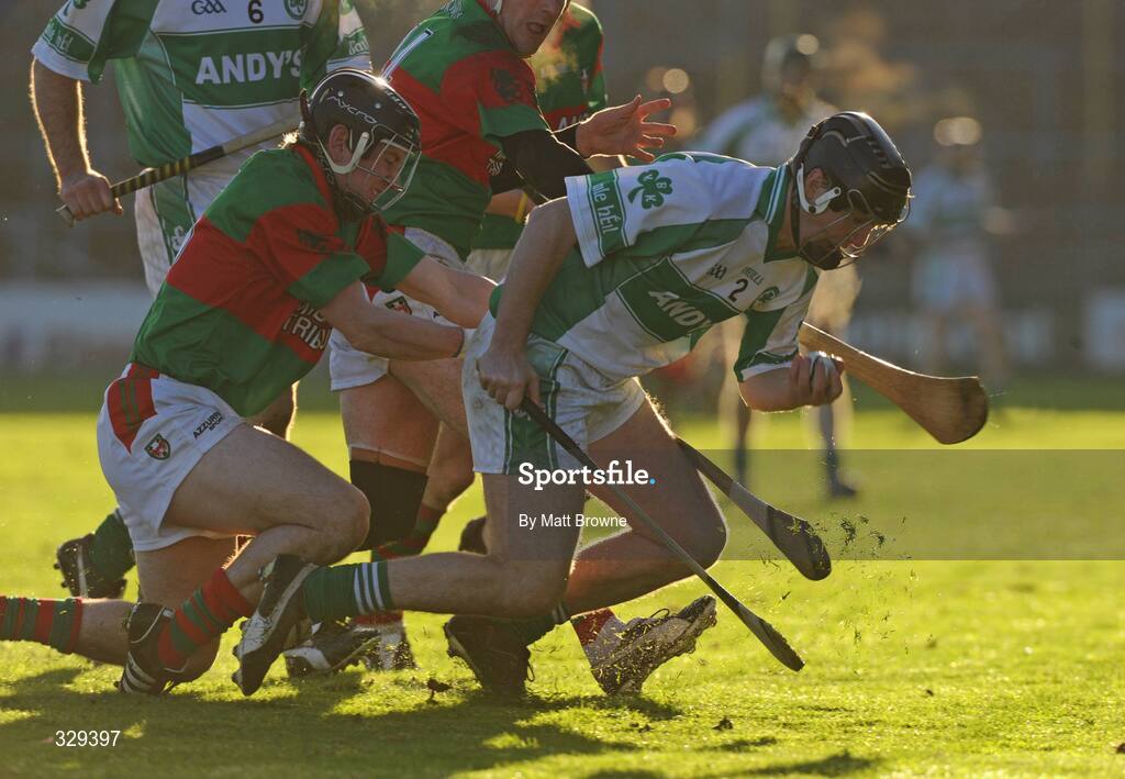 30 November 2008; Paul Shefflin, Ballyhale Shamrocks, in action against Brian Whelahan and Brian Lonergan, Birr. AIB Leinster Senior Club Hurling Championship Final, Ballyhale Shamrocks v Birr, Nowlan Park, Kilkenny. Picture credit: Matt Browne / SPORTSFILE