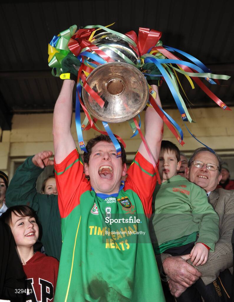 30 November 2008; Mid Kerry captain Mike Burke lifts the Bishop Moynihan Cup after victory over Kerins O'Rahilly's. Kerry Senior Football Championship Final Replay, Kerins O'Rahilly's v Mid Kerry, Fitzgerald Stadium, Killarney, Co. Kerry. Picture credit: Stephen McCarthy / SPORTSFILE