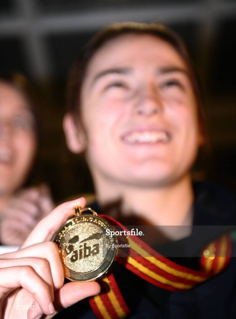 1 December 2008; Ireland's Katie Taylor, who won a gold medal in the 60kg category at the AIBA Women's World Championships in China, at the homecoming in Dublin Airport. Photo by Sportsfile