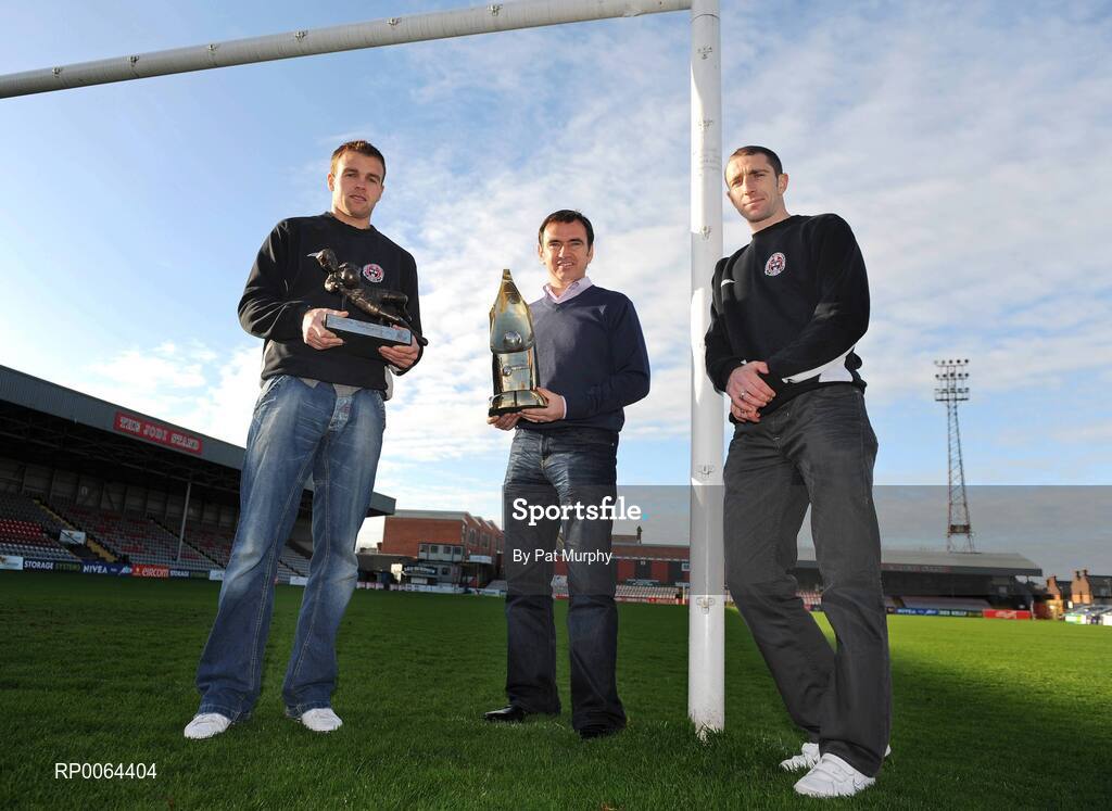 25 November 2008; Bohemians' Owen Heary and goalkeeper Brian Murphy, right, along with manager Pat Fenlon at a photocall to announce the nominees for the eircom / Soccer Writers Association of Ireland (SWAI) Personality of the Year Award. Dalymount Park, Dublin. Picture credit: Pat Murphy / SPORTSFILE
