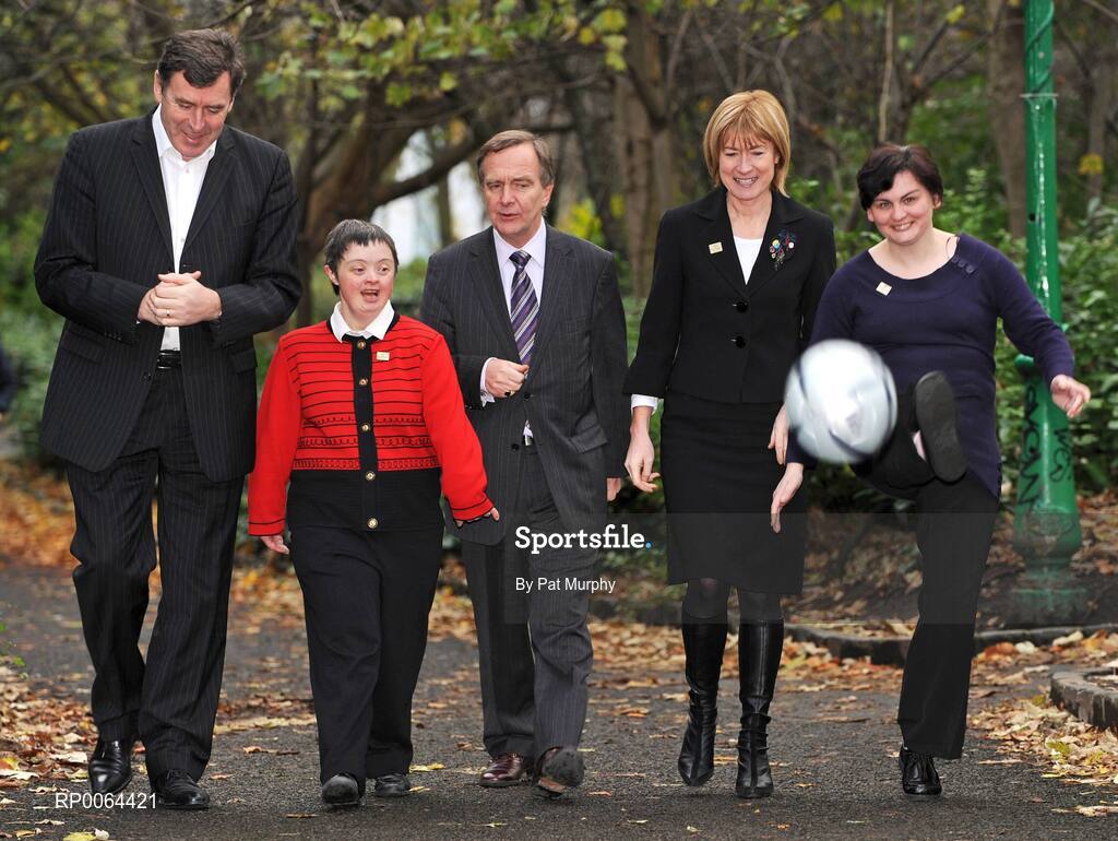 25 November 2008; Special Olympics Europe is urgently seeking funding from the European Commission in order to continue its sports and support programmes for people with intellectual disabilities and their families. Arts, Sport and Tourism Minister, Martin Cullen is pictured with, from left, Packie Bonner, FAI Technical Director, Ann Hickey, from Carlow, Special Olympics athlete, Mary Davis, Managing Director of Special Olympics Europe / Eurasia, and Special Olympics athlete Anita O'Connor, from Carlow, and  at a photo-call in Merrion Square, Dublin. Picture credit: Pat Murphy / SPORTSFILE