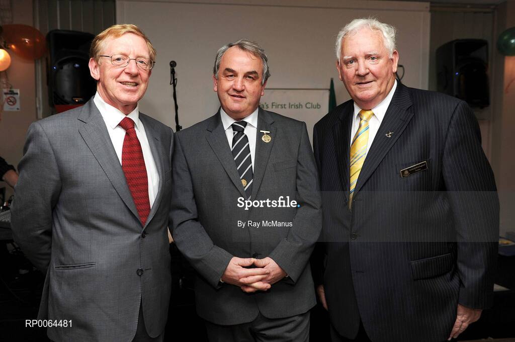 28 October 2008; Irish Ambassador to Australia Máirtín Ó Fainin, left, GAA President Nickey Brennan, and Celtic Club President Seamus Moloughney, right, during the International Rules Touring Party visit to the Celtic Club, Australia's First Irish club. Celtic Club, Queen street, Melbourne, Auatralia. Picture credit: Ray McManus / SPORTSFILE