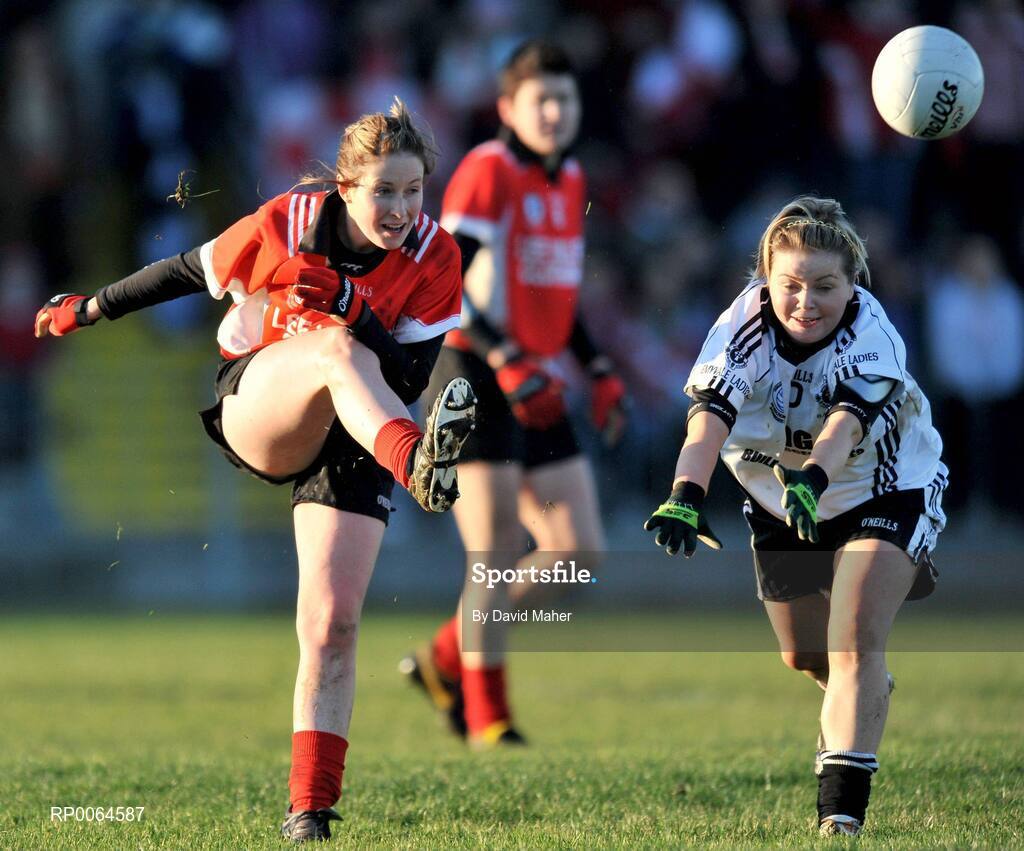 30 November 2008; Cliodhna Ni Dhuinnin, Ballingeary Inchigeela, in action against Caroline McAree, Emyvale. VHI Healthcare All-Ireland Ladies Intermediate Club Football Championship Final, Emyvale, Monaghan, v Ballingeary Inchigeela, Cork, St Rynagh's, Banagher, Co. Offaly. Picture credit: David Maher / SPORTSFILE