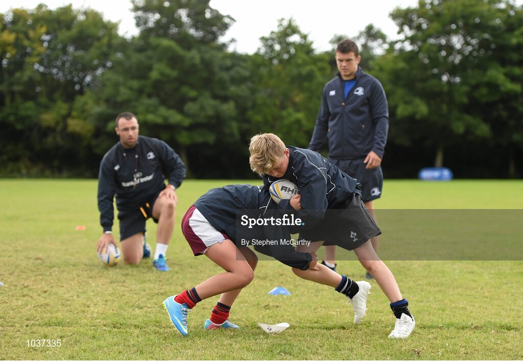 5 August 2015; Leinster Rugby's Tom Farrell visited the Bank of Ireland School of Excellence to talk to developing players about training, tips and their development as rugby players. King's Hospital, Palmerstown, Dublin. Picture credit: Stephen McCarthy / SPORTSFILE