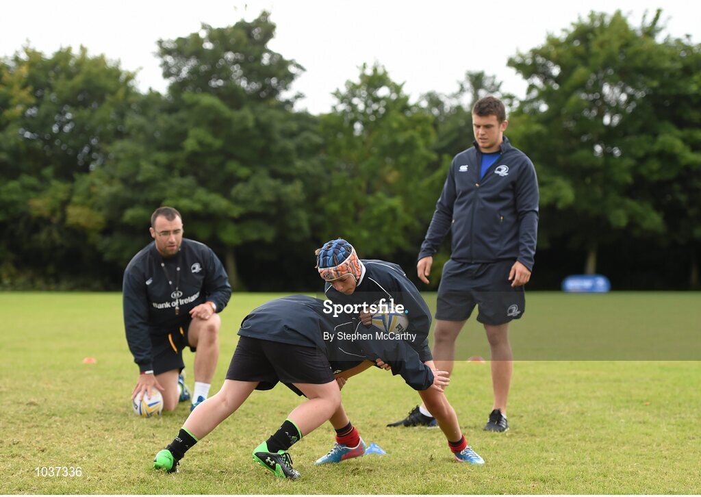 5 August 2015; Leinster Rugby's Tom Farrell visited the Bank of Ireland School of Excellence to talk to developing players about training, tips and their development as rugby players. King's Hospital, Palmerstown, Dublin. Picture credit: Stephen McCarthy / SPORTSFILE