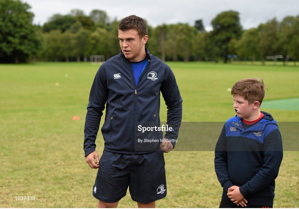 5 August 2015; Leinster Rugby's Tom Farrell visited the Bank of Ireland School of Excellence to talk to developing players about training, tips and their development as rugby players. King's Hospital, Palmerstown, Dublin. Picture credit: Stephen McCarthy / SPORTSFILE