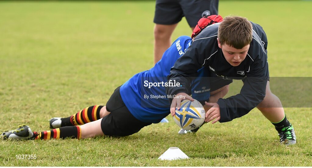 5 August 2015; Participants during the Bank of Ireland Leinster Rugby School of Excellence held at The Kings Hospital, Palmerstown, Dublin. The camp saw the visit of Leinster players to talk to developing players about training, tips and their development as rugby players. Picture credit: Stephen McCarthy / SPORTSFILE