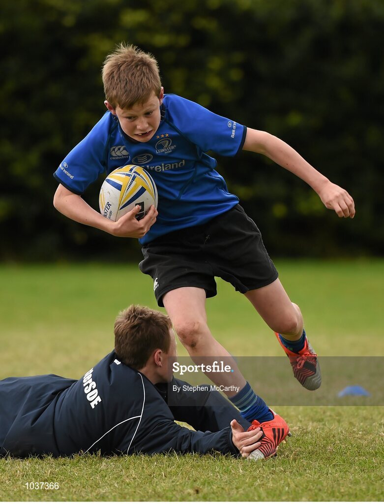 5 August 2015; Participants during the Bank of Ireland Leinster Rugby School of Excellence held at The Kings Hospital, Palmerstown, Dublin. The camp saw the visit of Leinster players to talk to developing players about training, tips and their development as rugby players. Picture credit: Stephen McCarthy / SPORTSFILE