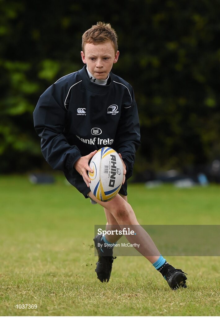 5 August 2015; Participants during the Bank of Ireland Leinster Rugby School of Excellence held at The Kings Hospital, Palmerstown, Dublin. The camp saw the visit of Leinster players to talk to developing players about training, tips and their development as rugby players. Picture credit: Stephen McCarthy / SPORTSFILE