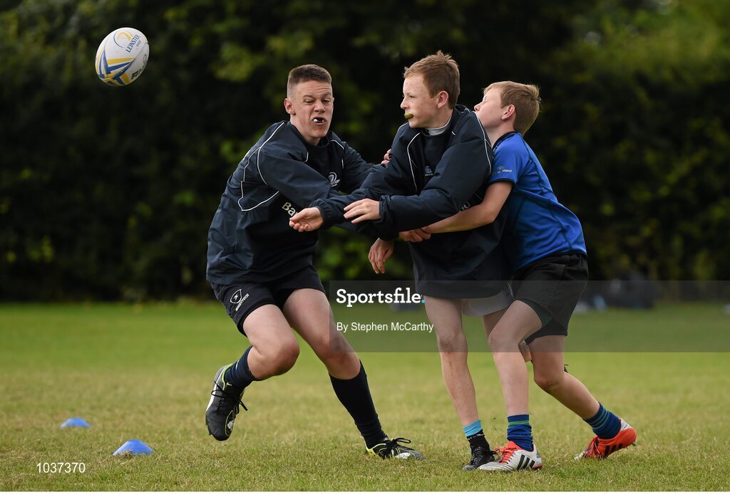5 August 2015; Participants during the Bank of Ireland Leinster Rugby School of Excellence held at The Kings Hospital, Palmerstown, Dublin. The camp saw the visit of Leinster players to talk to developing players about training, tips and their development as rugby players. Picture credit: Stephen McCarthy / SPORTSFILE