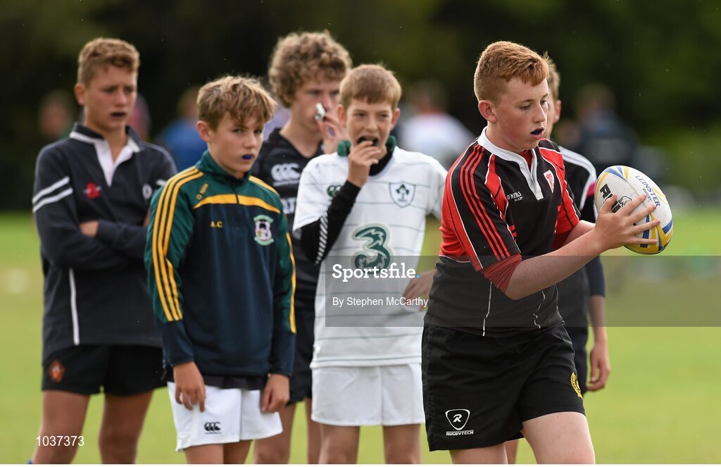 5 August 2015; Participants during the Bank of Ireland Leinster Rugby School of Excellence held at The Kings Hospital, Palmerstown, Dublin. The camp saw the visit of Leinster players to talk to developing players about training, tips and their development as rugby players. Picture credit: Stephen McCarthy / SPORTSFILE