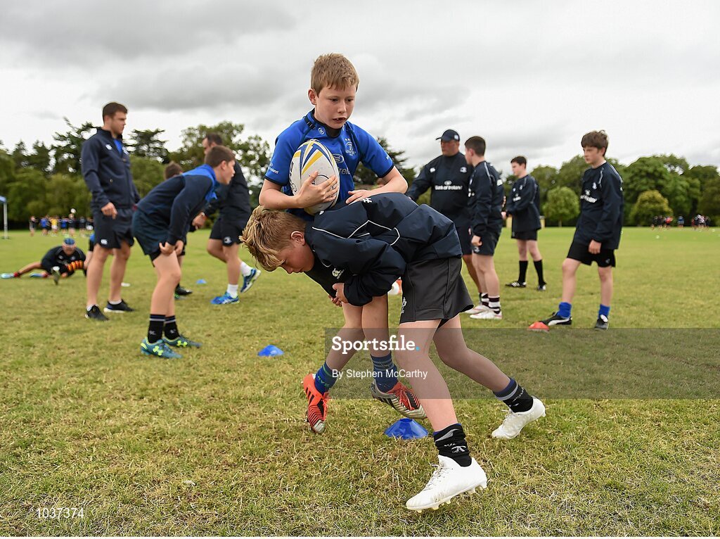 5 August 2015; Participants during the Bank of Ireland Leinster Rugby School of Excellence held at The Kings Hospital, Palmerstown, Dublin. The camp saw the visit of Leinster players to talk to developing players about training, tips and their development as rugby players. Picture credit: Stephen McCarthy / SPORTSFILE