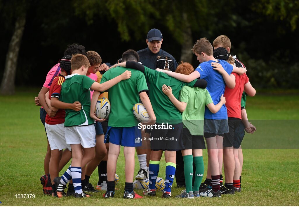5 August 2015; Participants during the Bank of Ireland Leinster Rugby School of Excellence held at The Kings Hospital, Palmerstown, Dublin. The camp saw the visit of Leinster players to talk to developing players about training, tips and their development as rugby players. Picture credit: Stephen McCarthy / SPORTSFILE
