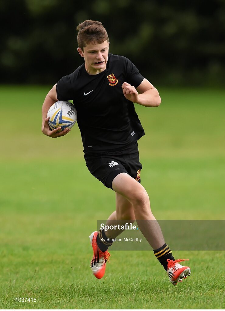 5 August 2015; Participants during the Bank of Ireland Leinster Rugby School of Excellence held at The Kings Hospital, Palmerstown, Dublin. The camp saw the visit of Leinster players to talk to developing players about training, tips and their development as rugby players. Picture credit: Stephen McCarthy / SPORTSFILE