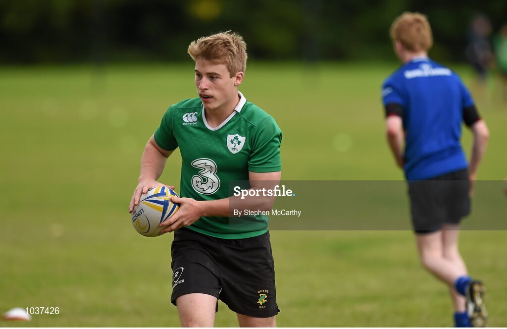 5 August 2015; Participants during the Bank of Ireland Leinster Rugby School of Excellence held at The Kings Hospital, Palmerstown, Dublin. The camp saw the visit of Leinster players to talk to developing players about training, tips and their development as rugby players. Picture credit: Stephen McCarthy / SPORTSFILE