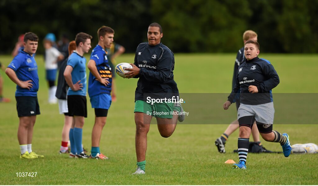 5 August 2015; Participants during the Bank of Ireland Leinster Rugby School of Excellence held at The Kings Hospital, Palmerstown, Dublin. The camp saw the visit of Leinster players to talk to developing players about training, tips and their development as rugby players. Picture credit: Stephen McCarthy / SPORTSFILE