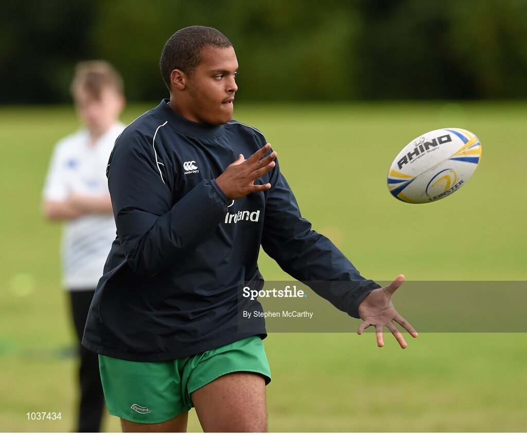 5 August 2015; Participants during the Bank of Ireland Leinster Rugby School of Excellence held at The Kings Hospital, Palmerstown, Dublin. The camp saw the visit of Leinster players to talk to developing players about training, tips and their development as rugby players. Picture credit: Stephen McCarthy / SPORTSFILE