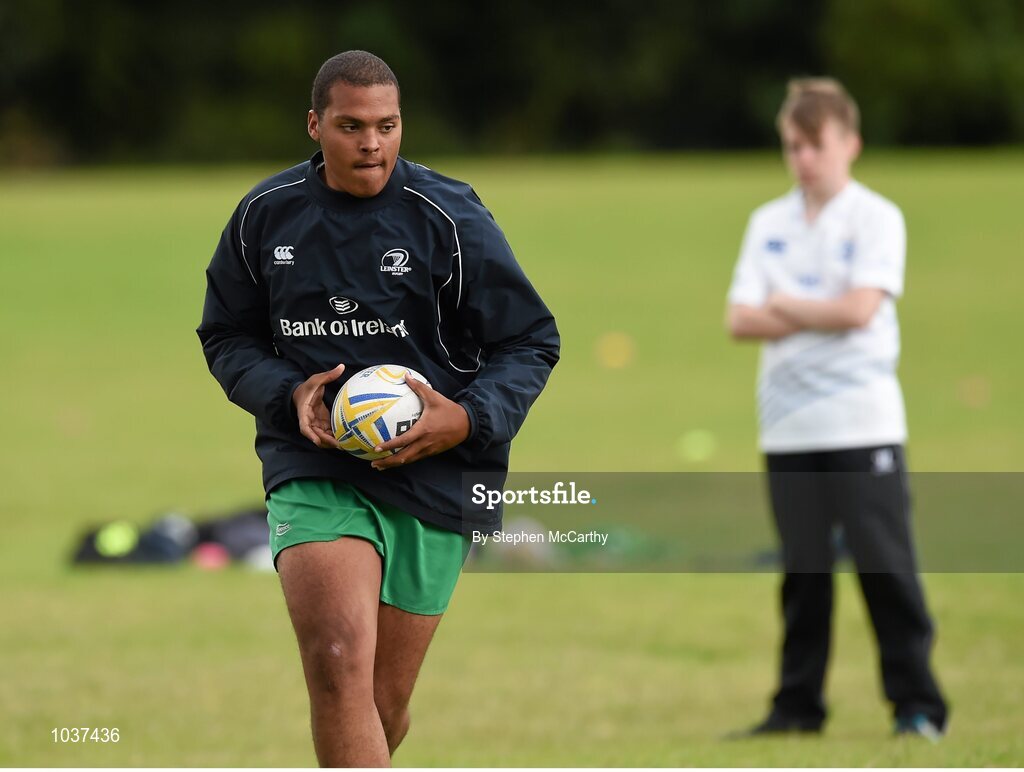 5 August 2015; Participants during the Bank of Ireland Leinster Rugby School of Excellence held at The Kings Hospital, Palmerstown, Dublin. The camp saw the visit of Leinster players to talk to developing players about training, tips and their development as rugby players. Picture credit: Stephen McCarthy / SPORTSFILE