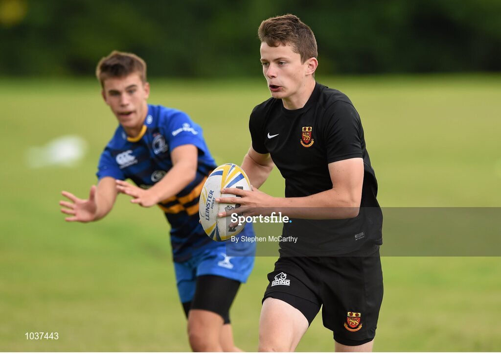 5 August 2015; Participants during the Bank of Ireland Leinster Rugby School of Excellence held at The Kings Hospital, Palmerstown, Dublin. The camp saw the visit of Leinster players to talk to developing players about training, tips and their development as rugby players. Picture credit: Stephen McCarthy / SPORTSFILE