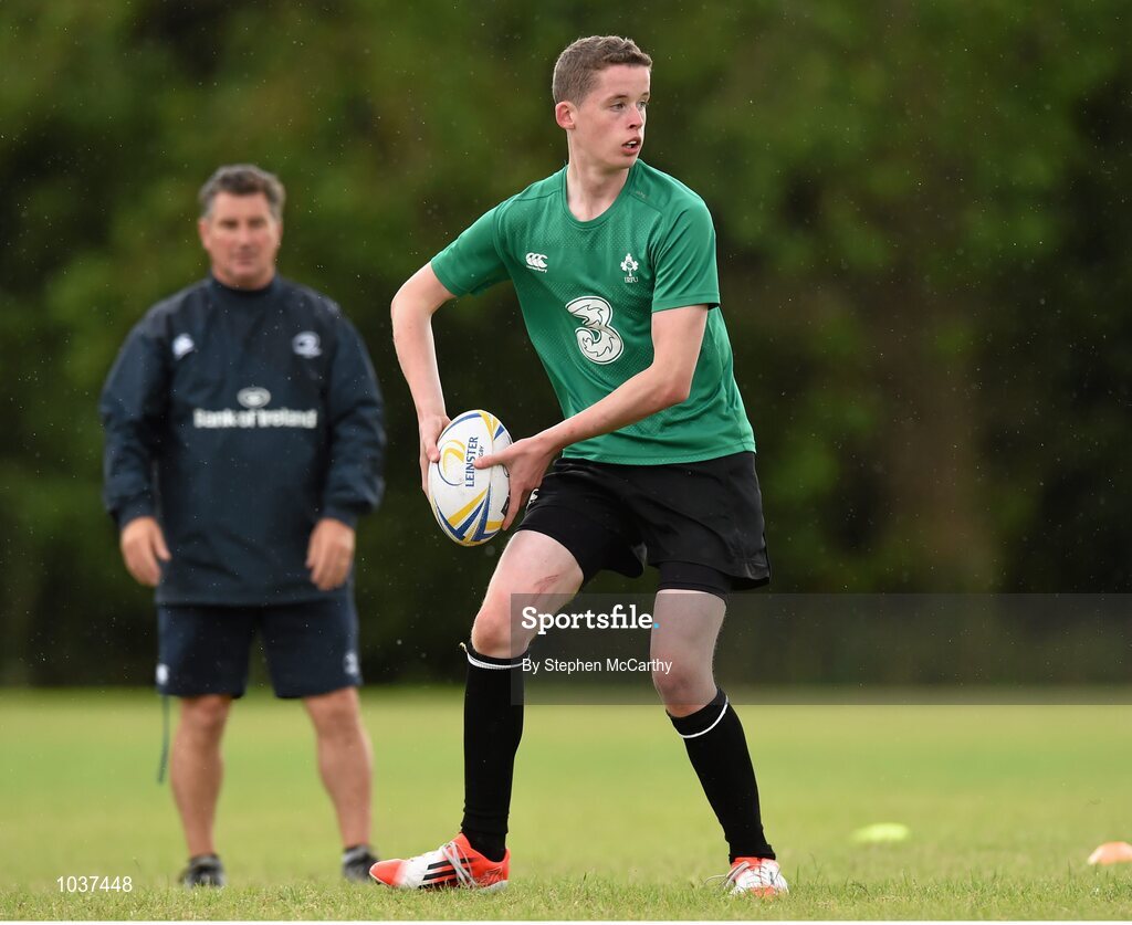 5 August 2015; Participants during the Bank of Ireland Leinster Rugby School of Excellence held at The Kings Hospital, Palmerstown, Dublin. The camp saw the visit of Leinster players to talk to developing players about training, tips and their development as rugby players. Picture credit: Stephen McCarthy / SPORTSFILE