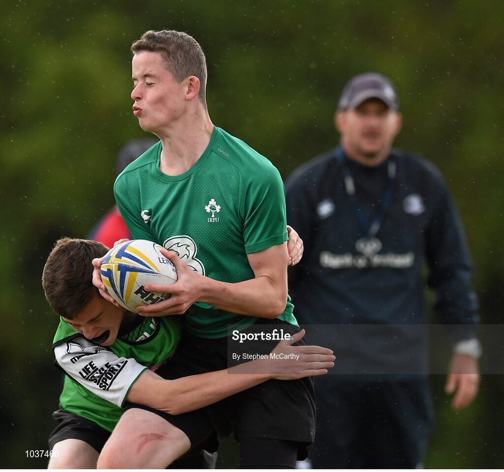 5 August 2015; Participants during the Bank of Ireland Leinster Rugby School of Excellence held at The Kings Hospital, Palmerstown, Dublin. The camp saw the visit of Leinster players to talk to developing players about training, tips and their development as rugby players. Picture credit: Stephen McCarthy / SPORTSFILE