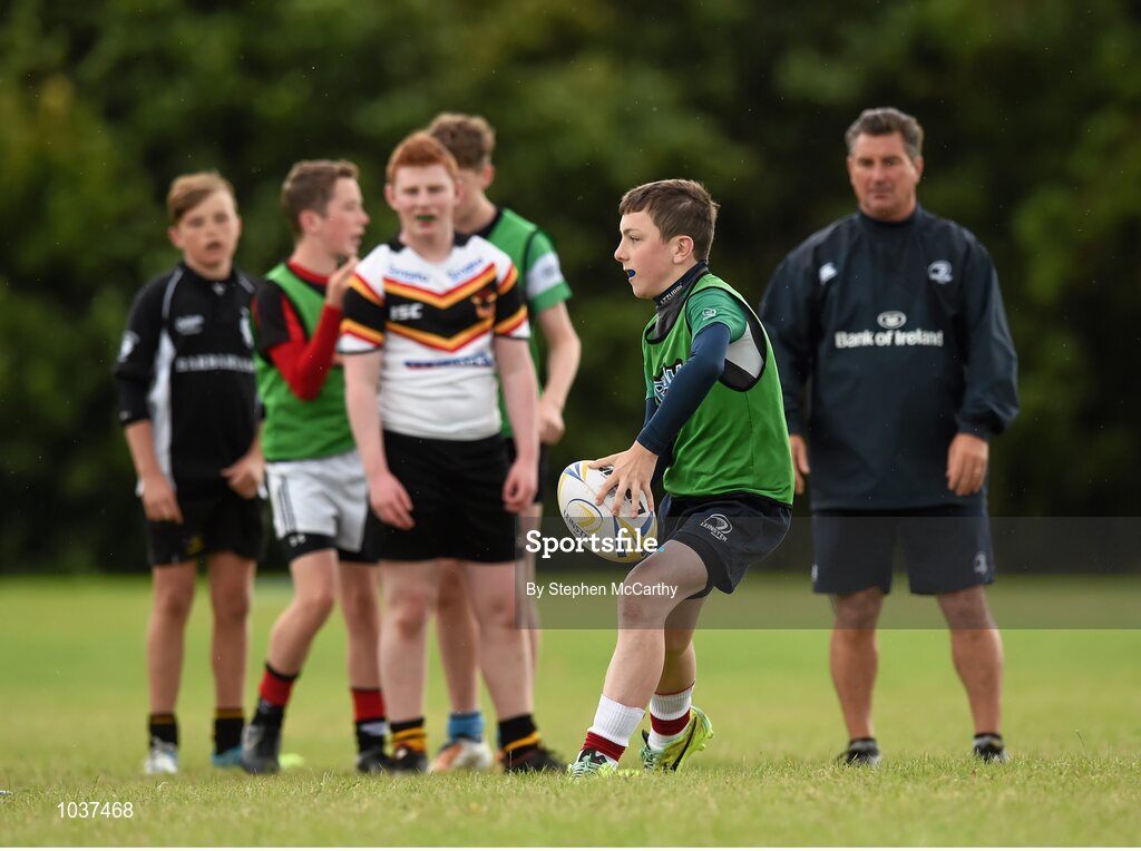 5 August 2015; Participants during the Bank of Ireland Leinster Rugby School of Excellence held at The Kings Hospital, Palmerstown, Dublin. The camp saw the visit of Leinster players to talk to developing players about training, tips and their development as rugby players. Picture credit: Stephen McCarthy / SPORTSFILE