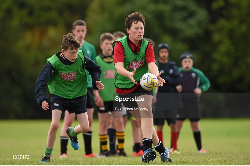 5 August 2015; Participants during the Bank of Ireland Leinster Rugby School of Excellence held at The Kings Hospital, Palmerstown, Dublin. The camp saw the visit of Leinster players to talk to developing players about training, tips and their development as rugby players. Picture credit: Stephen McCarthy / SPORTSFILE