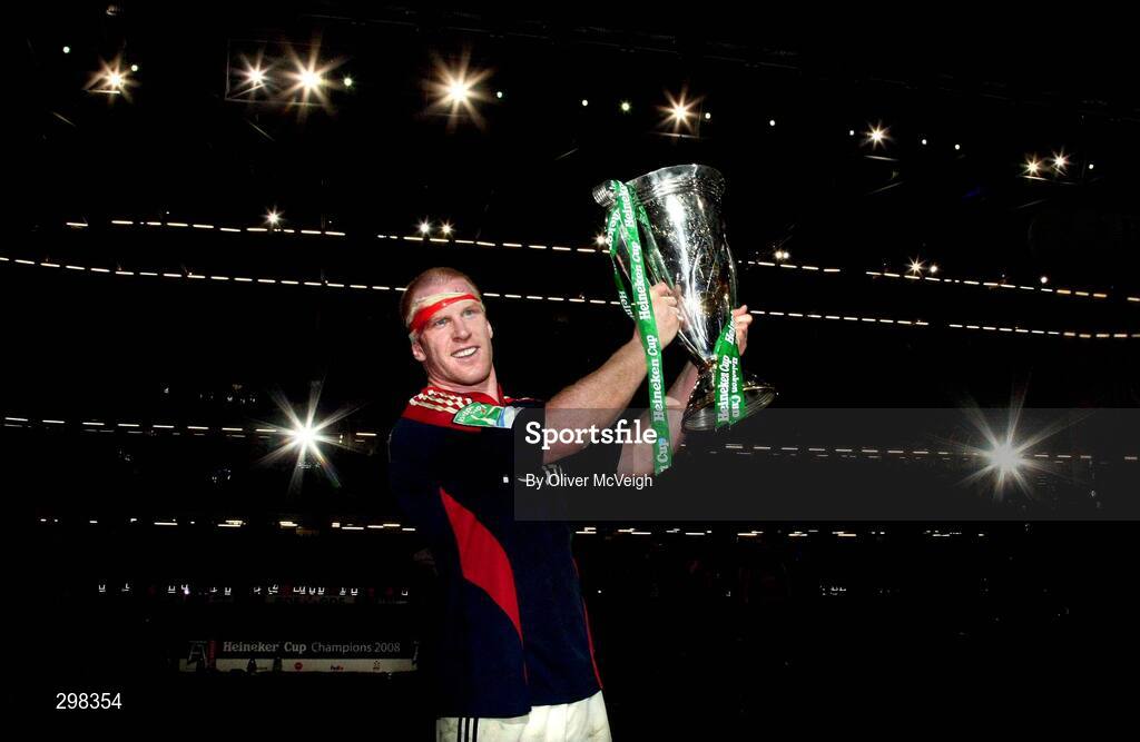 24 May 2008; Munster's Paul O'Connell celebrates with the Heineken Cup. Heineken Cup Final, Munster v Toulouse, Millennium Stadium, Cardiff, Wales. Picture credit: Oliver McVeigh / SPORTSFILE