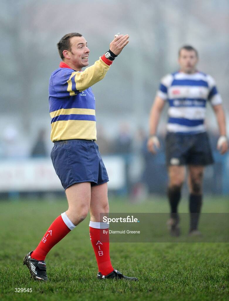 29 November 2008; Referee Leo Colgan. AIB League Division 1, Clontarf v Blackrock College, Castle Avenue, Clontarf, Dublin. Picture credit: Diarmuid Greene / SPORTSFILE