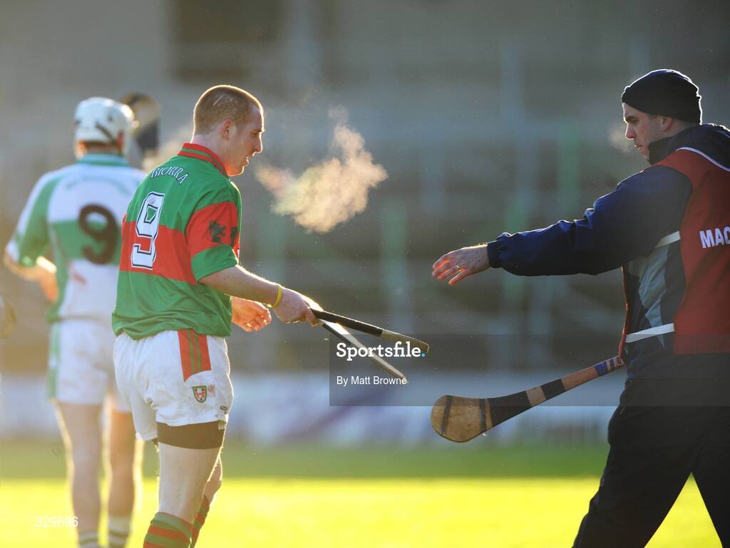 30 November 2008; Barry Whelahan, Birr, after breaking his hurley during the game. AIB Leinster Senior Club Hurling Championship Final, Ballyhale Shamrocks v Birr, Nowlan Park, Kilkenny. Picture credit: Matt Browne / SPORTSFILE