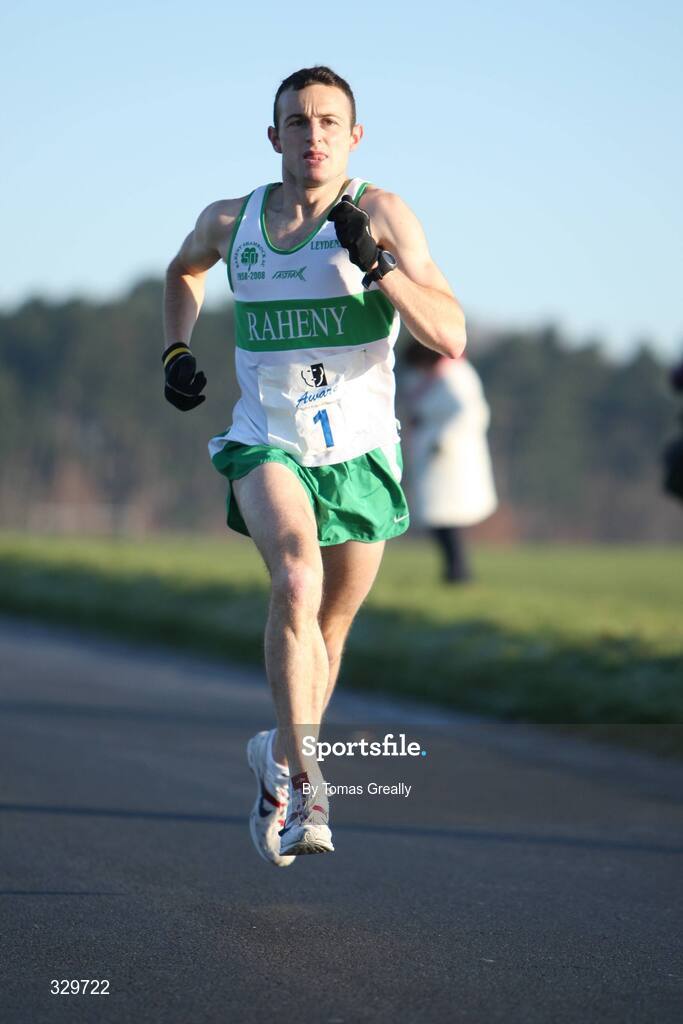 6 December 2008; Bernard Roe, Raheny Shamrocks A.C., on his way to take third place in the Aware 10k Christmas Fun Run 2008. Phoenix Park, Dublin. Picture credit: Tomas Greally / SPORTSFILE
