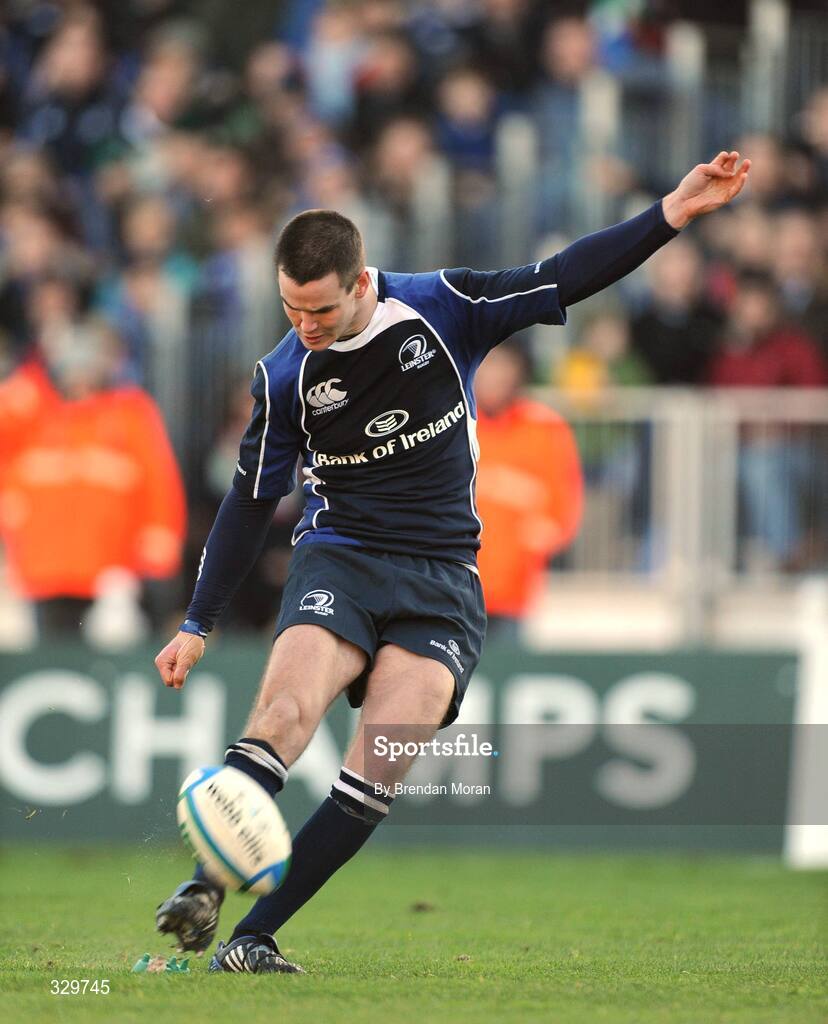 6 December 2008; Jonathan Sexton, Leinster, kicks a penalty. Heineken Cup, Pool 2, Round 3, Leinster v Castres Olympique, RDS, Dublin. Picture credit: Brendan Moran / SPORTSFILE