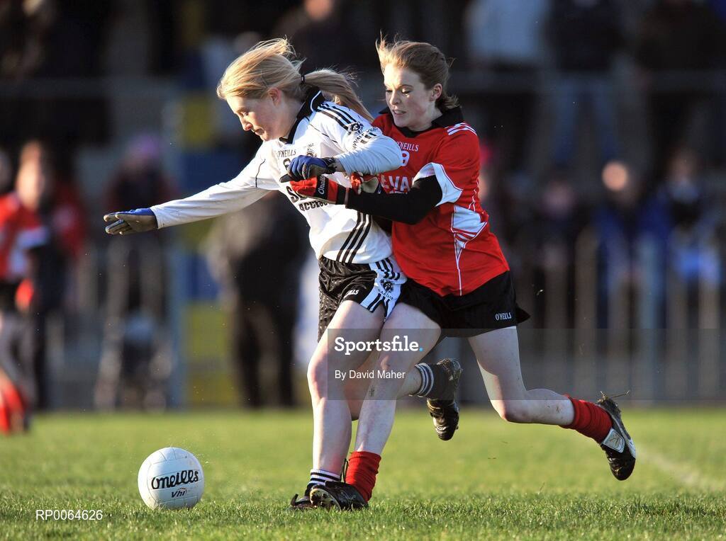 30 November 2008; Una McNally, Emyvale, in action against Leanne Ni Chearnaigh, Ballingeary Inchigeela. VHI Healthcare All-Ireland Ladies Intermediate Club Football Championship Final, Emyvale, Monaghan, v Ballingeary Inchigeela, Cork, St Rynagh's, Banagher, Co. Offaly. Picture credit: David Maher / SPORTSFILE