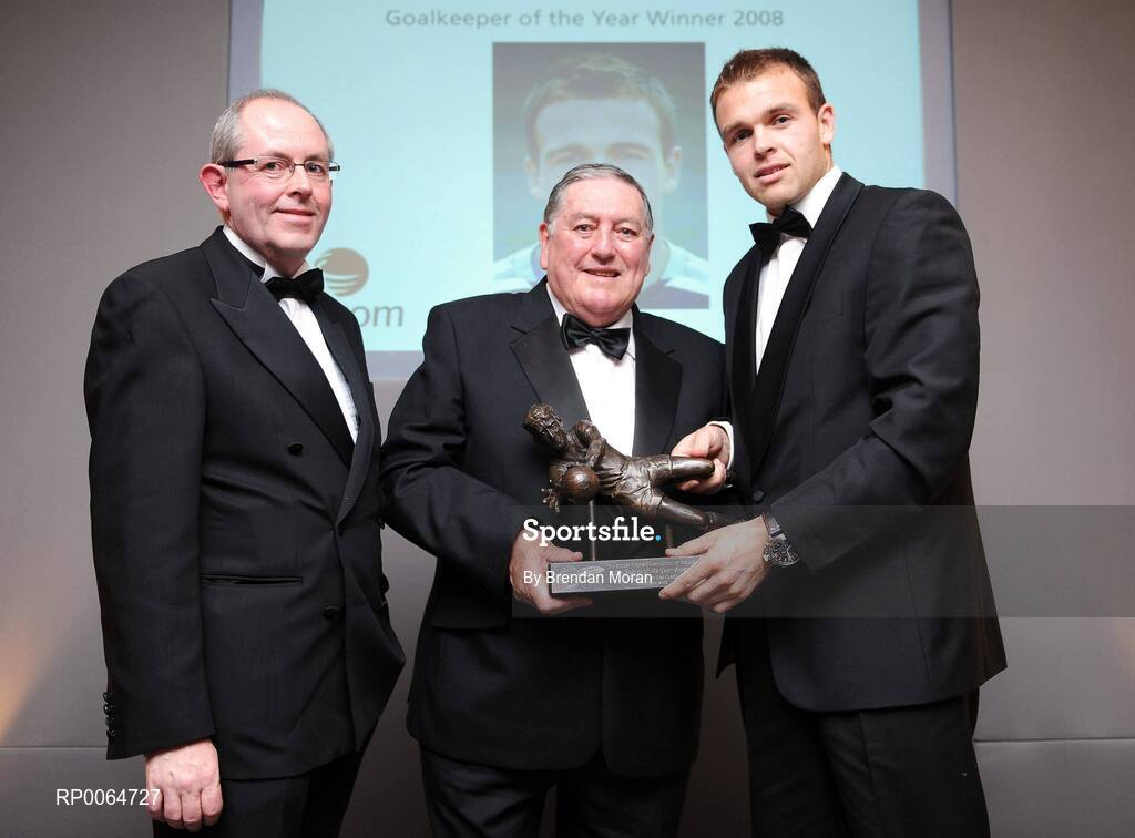4 December 2008; Barry Murphy, right, of Bohemians, is presented with the Goalkeeper of the Year award by Des Casey, UEFA Executive Member, in the company of Padraig Corkery, left, Head of Sponsorship, eircom, at the 2008 eircom / Soccer Writers Association of Ireland Awards. The Hilton Hotel, Charlemont Place, Dublin.  Picture credit: Brendan Moran / SPORTSFILE